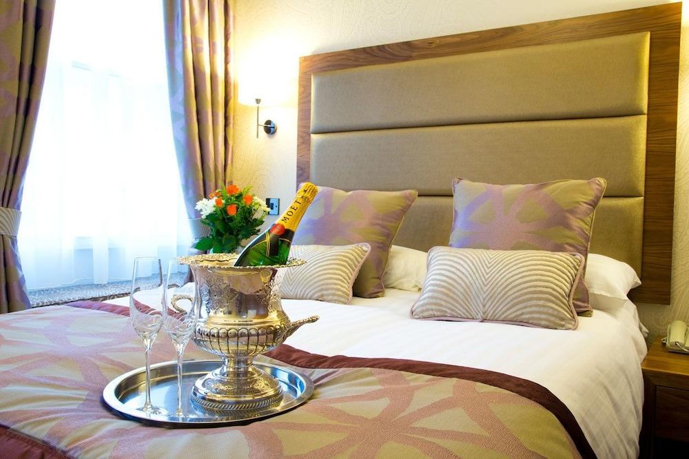 The George Hotel 彭里斯 外观 照片