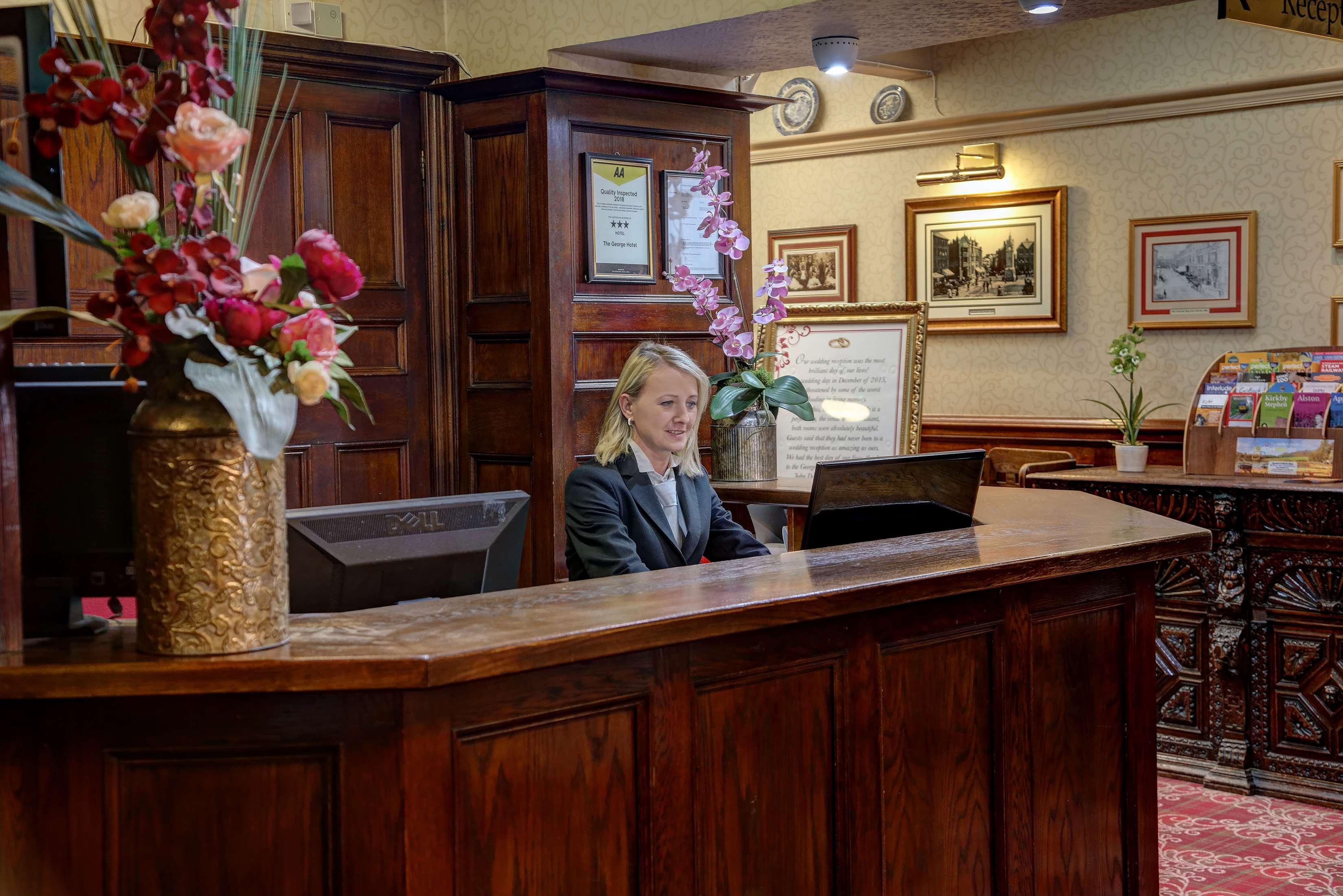 The George Hotel 彭里斯 内观 照片